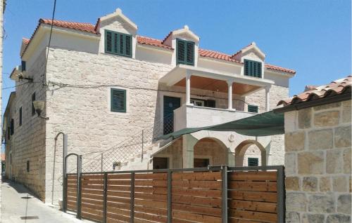 Gorgeous Apartment In Slatine With Wifi — 4-Star Luxury Hotel in Slatine, Croatia