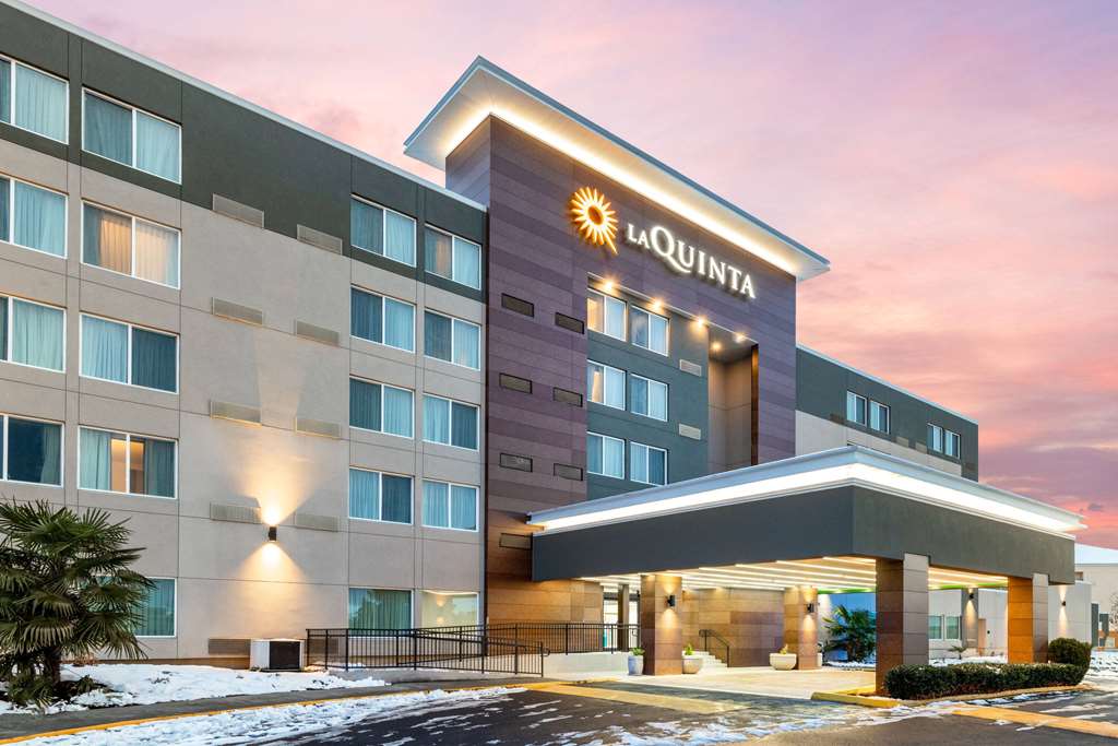 La Quinta Inn by Wyndham Lynnwood - photo 2