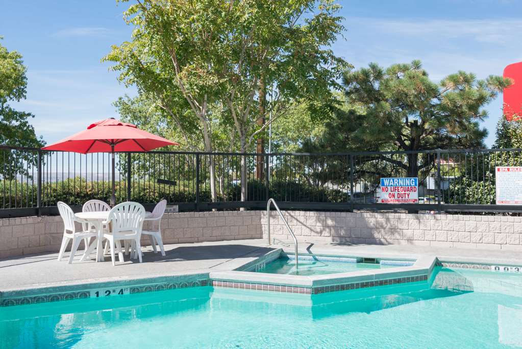 Ramada by Wyndham Albuquerque Airport - photo 13