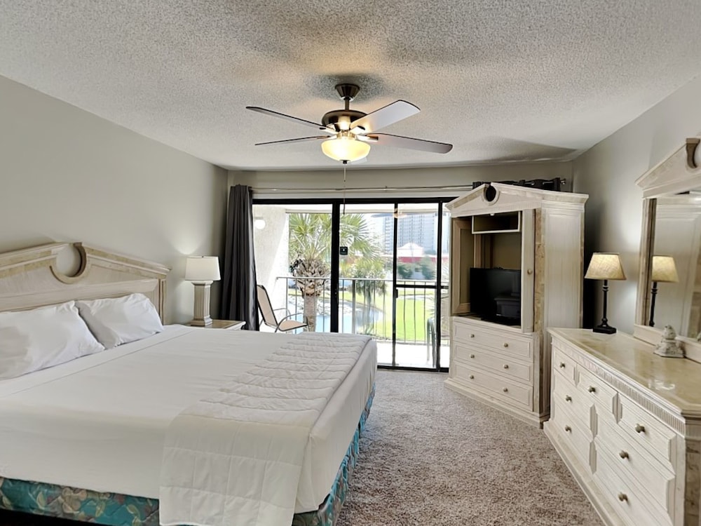 Edgewater Beach & Golf Resort II by Resort Collection - photo 44