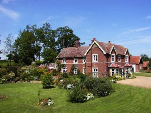 Earsham Park Farm — 4-Star Luxury Hotel in Bungay, United Kingdom