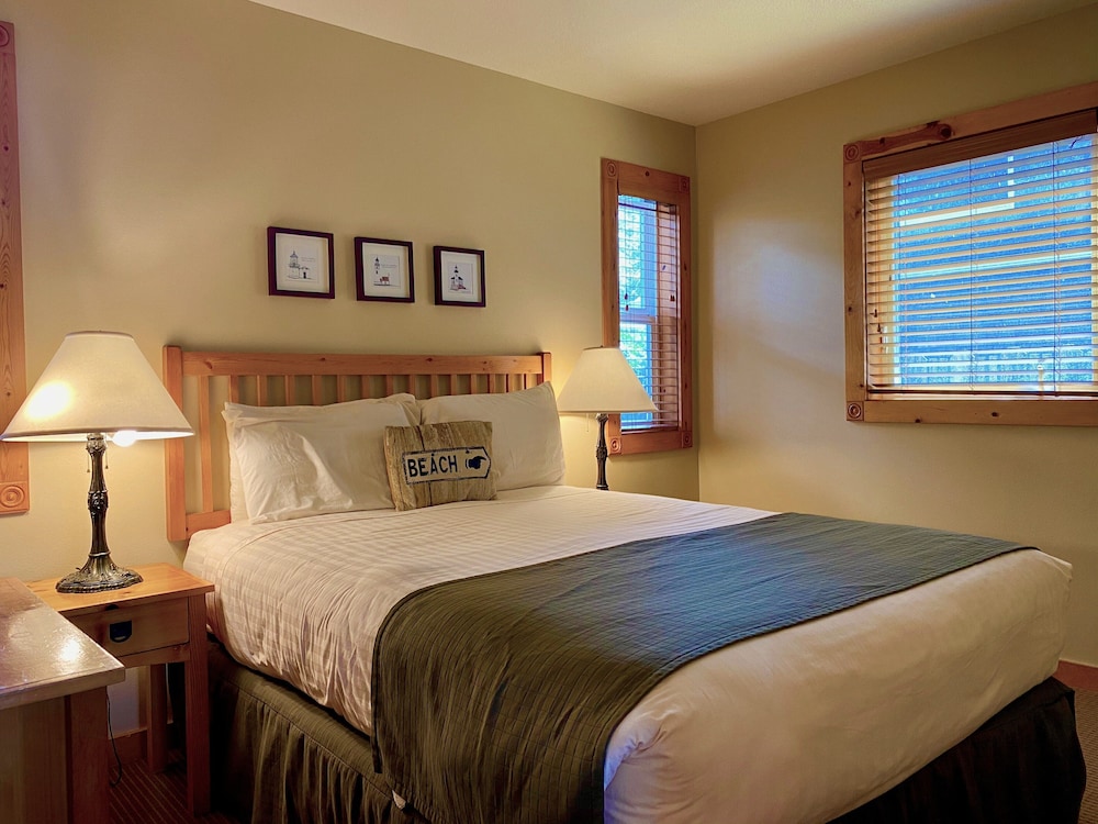 Lighthouse Inn - photo 2