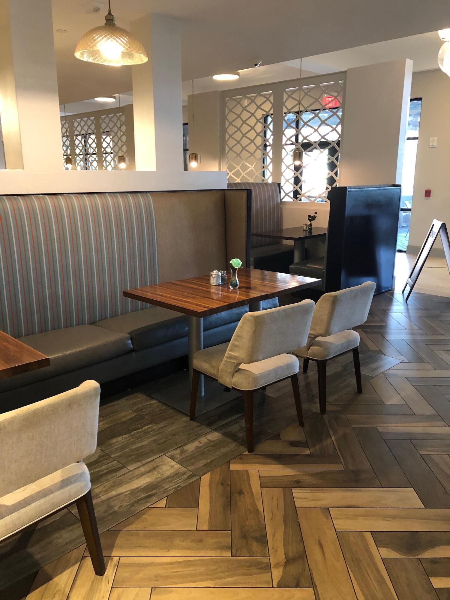Embassy Suites by Hilton McAllen Convention Cent - photo 30