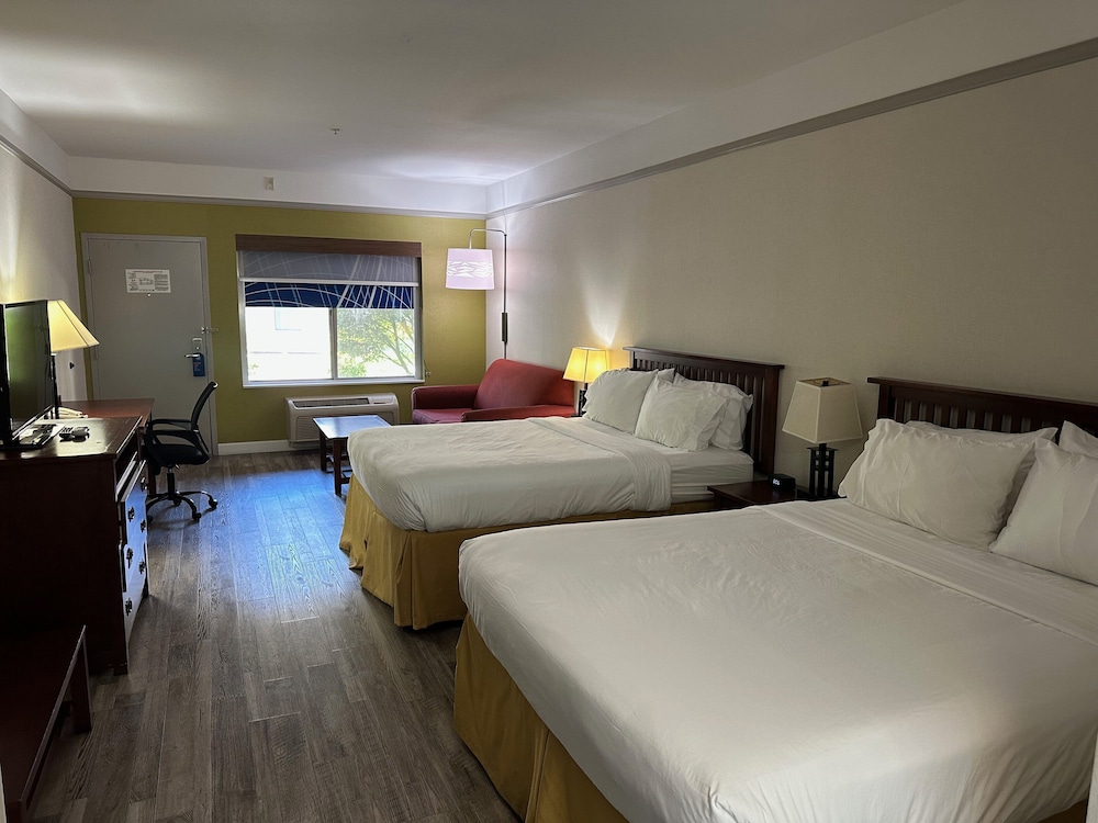 Holiday Inn Express Hotel & Suites San Dimas by IHG - photo 9