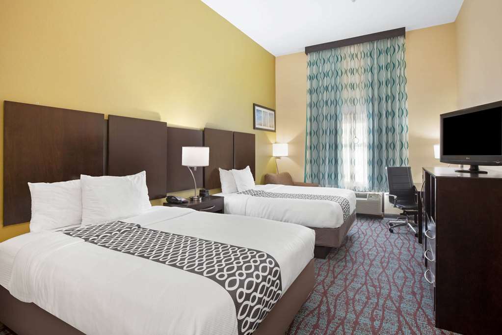 La Quinta Inn & Suites By Wyndham Houston Pasadena North - photo 9