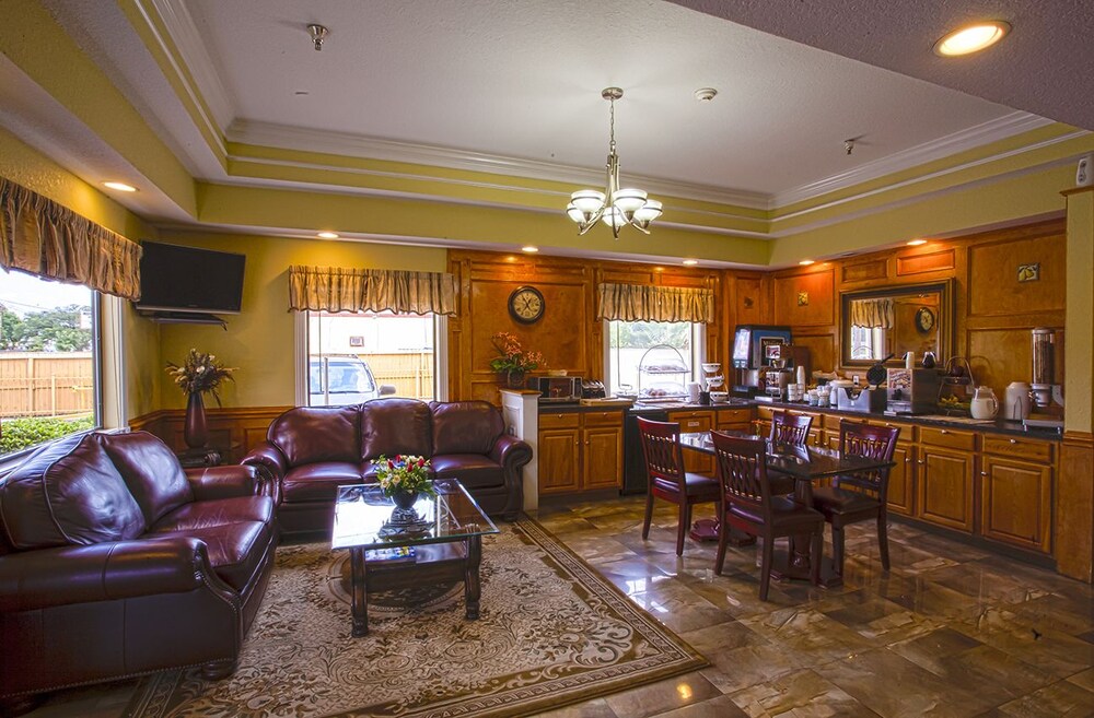 Downtowner Inn and Suites Hobby - photo 2