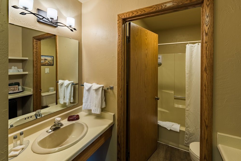Somerset Inn & Suites - photo 13