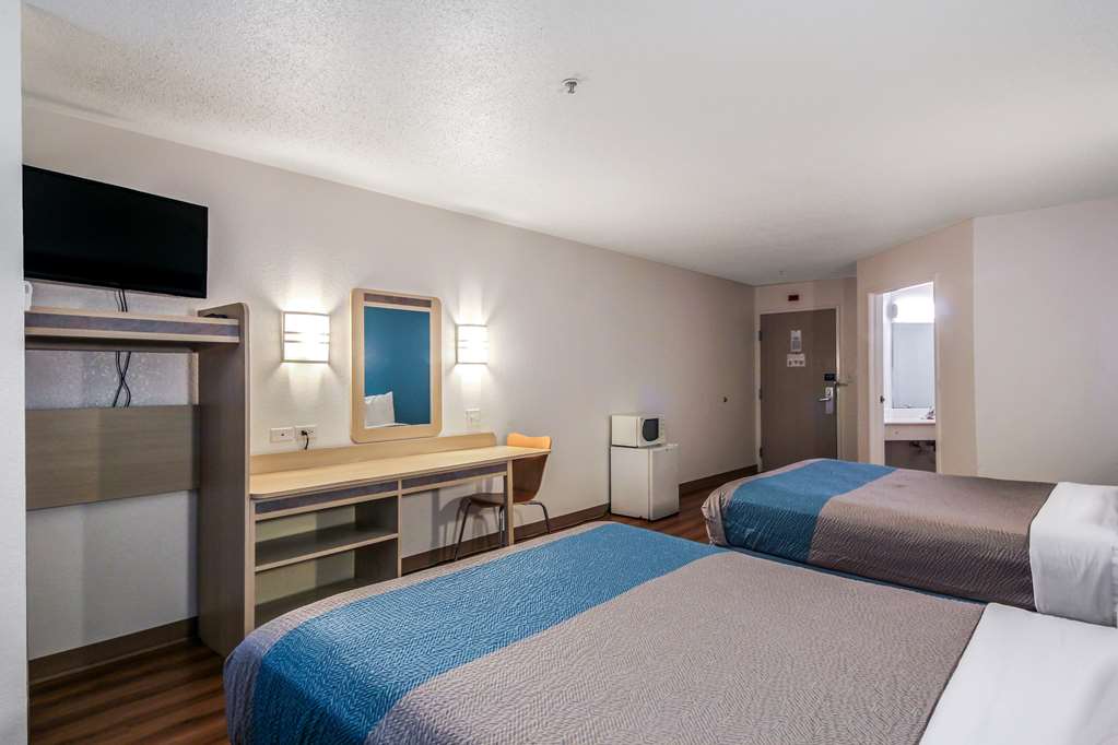 Motel 6 New Braunfels - photo 20