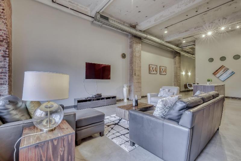Luxury Downtown Dallas Stay by Amyfinehouse - photo 42