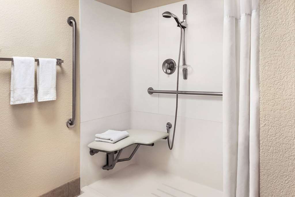 Ramada by Wyndham Albuquerque Airport - photo 23