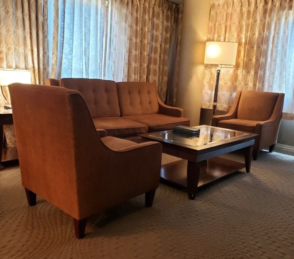 Sheraton Ontario Airport Hotel - photo 12