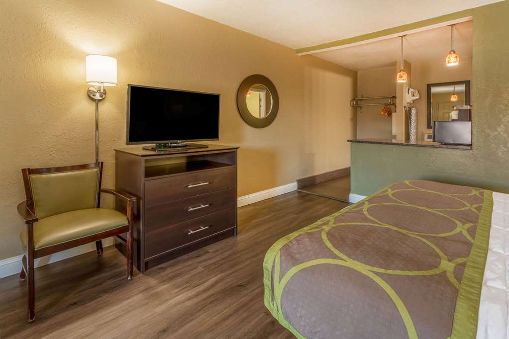 Super 8 by Wyndham Conference Center NAU Downtown - photo 24
