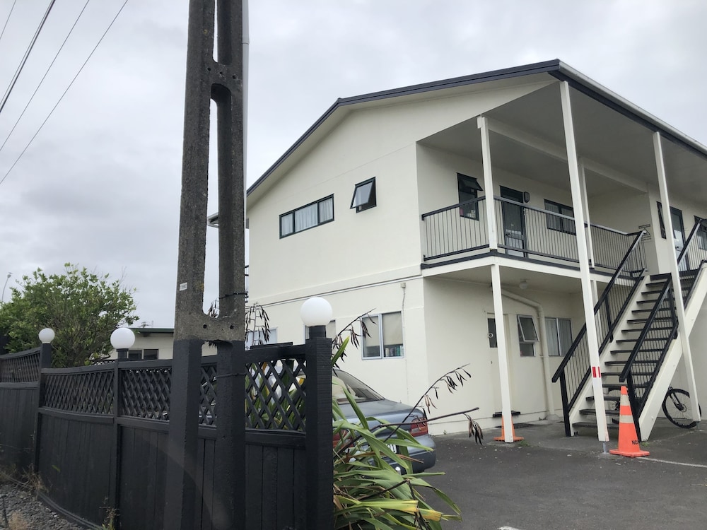 Cedar Court Motel in Napier, New Zealand