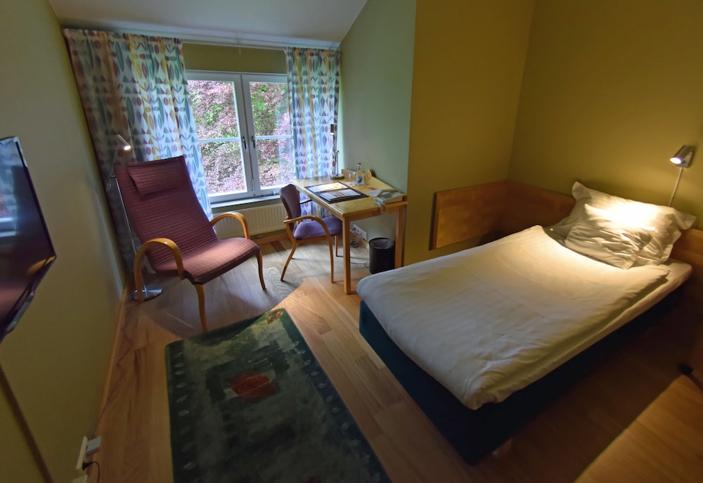 Stiftsgården Åkersberg — Hoeoer — photo 4