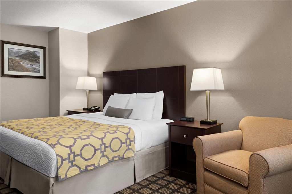 Baymont by Wyndham Jefferson City - photo 19