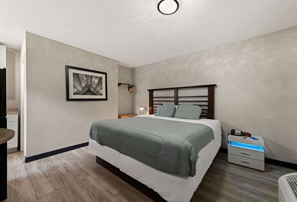 Rodeway Inn Charlotte Independence Blvd. - photo 19