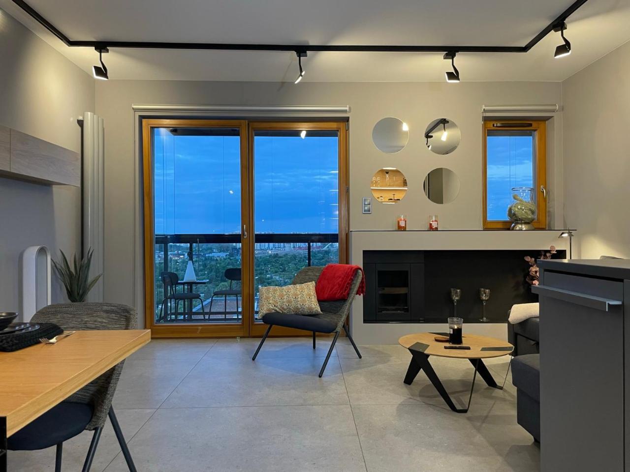 Aggi Apartament Premium z widokiem na morze AZW Gdańsk — 4-Star Luxury Hotel in Gdansk, Poland