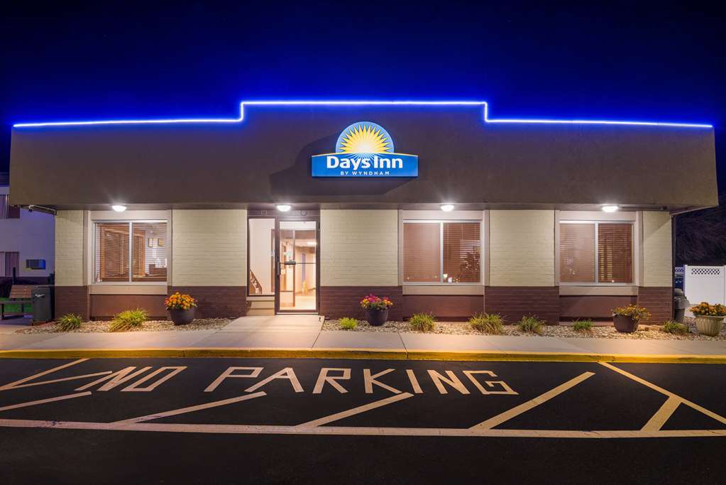 Days Inn by Wyndham Newton - photo 11