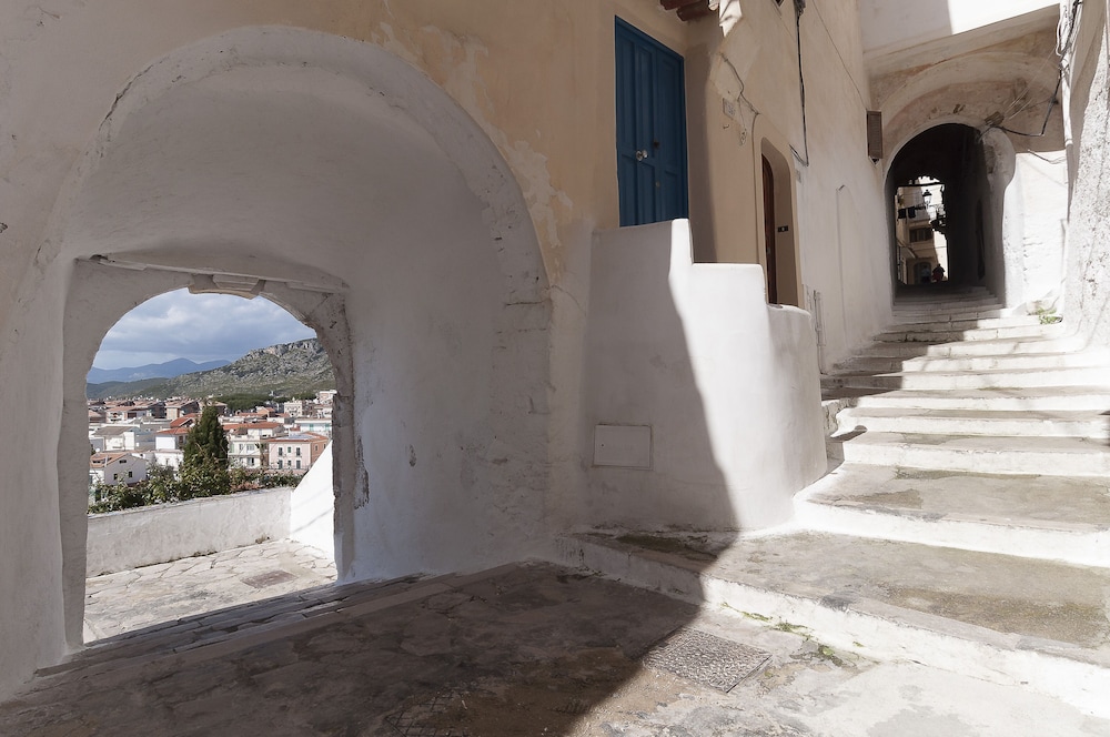 Casa Vacanza Madonnella 10 — 4-Star Luxury Hotel in Sperlonga, Italy