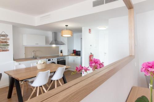 Global Properties Apartamento de 2 habitaciones con terraza y vistas al mar — 4-Star Luxury Hotel in Canet D'en Berenguer, Spain
