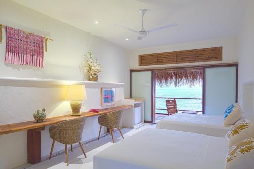 Casa la Ola — 4-Star Luxury Hotel in Santa Maria Tonameca, Mexico