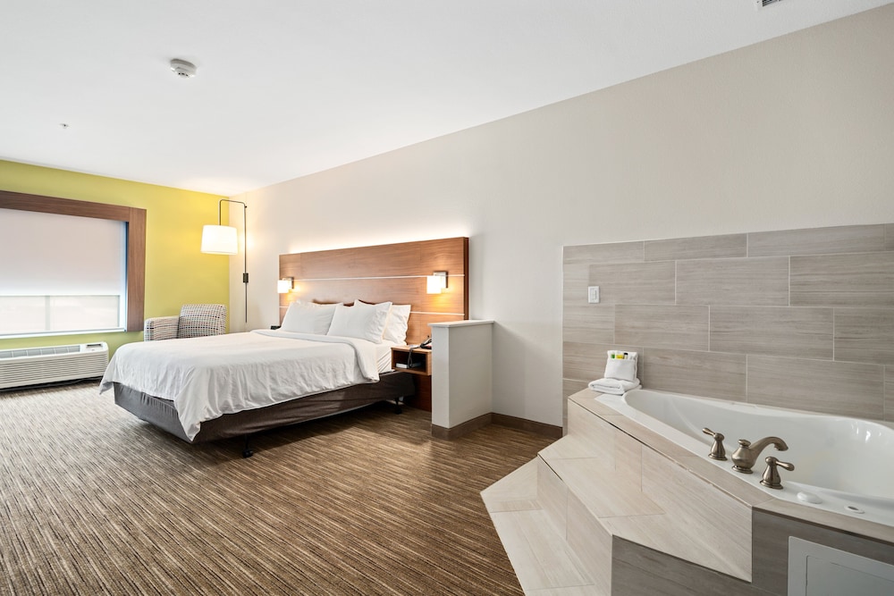 Holiday Inn Express Suites Van Buren Ft Smith Area by IHG - photo 9