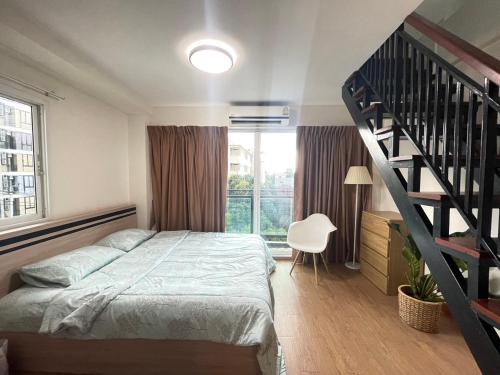 Modern 5 Bedroom Townhome near MRT and Local Charm