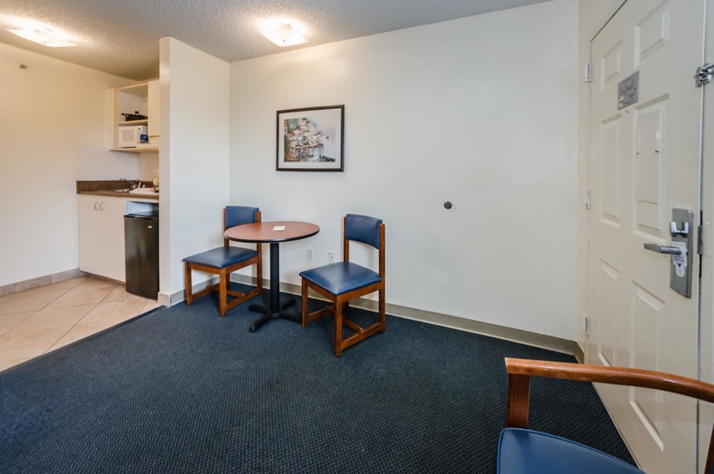 Tampa Bay Extended Stay Hotel - photo 10