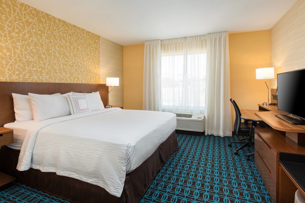 Fairfield Inn & Suites by Marriott Sacramento Folsom - photo 11