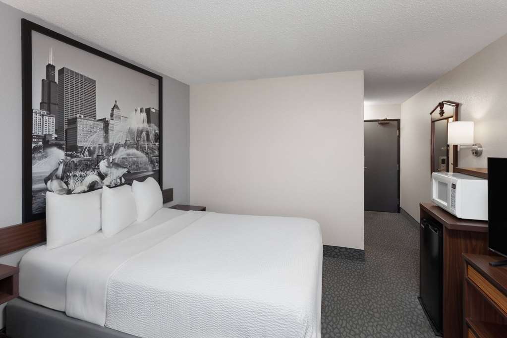 Super 8 by Wyndham Romeoville Bolingbrook - photo 16