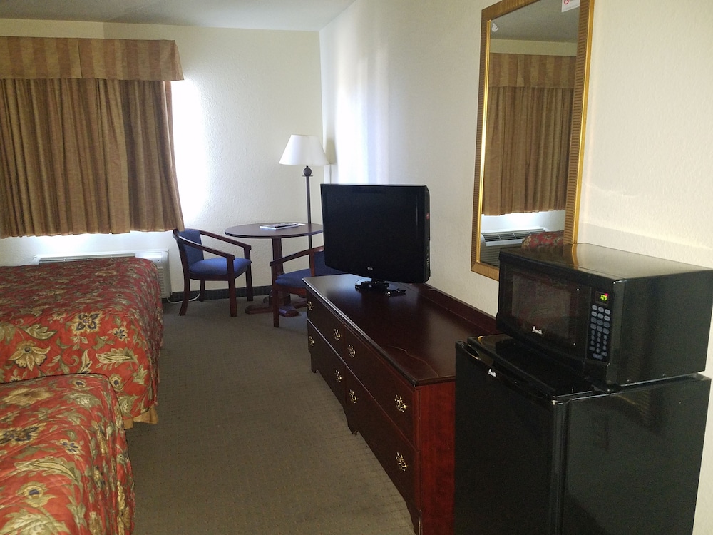 Hometown Hotel Bryant — Bryant — photo 5