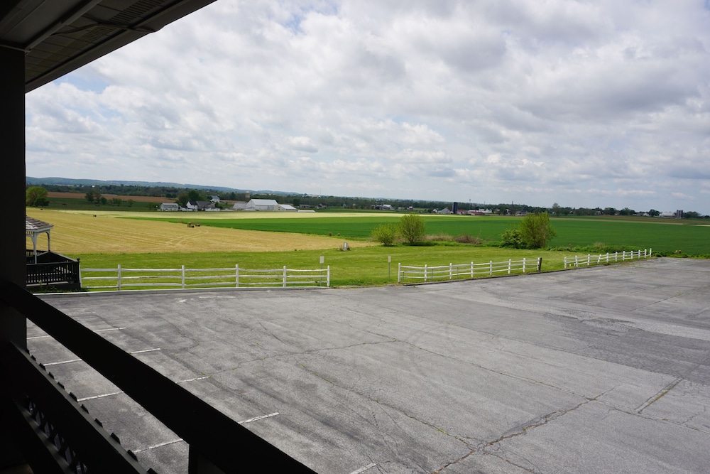 Harvest Drive Family Inn - photo 26