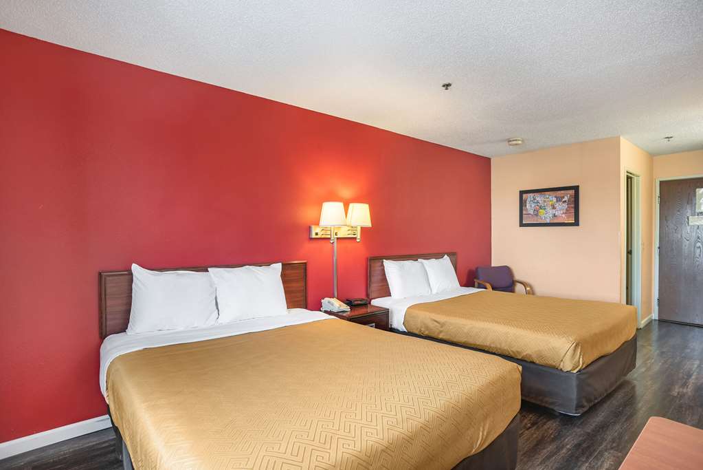 Econo Lodge Princeton - photo 23