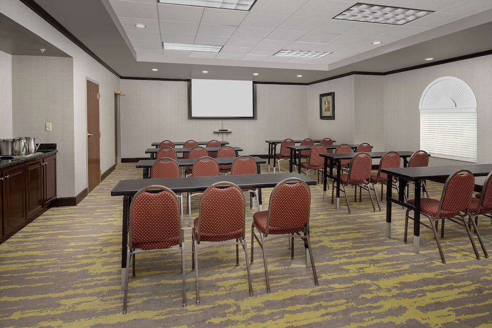 Hampton Inn & Suites Lake City - photo 32