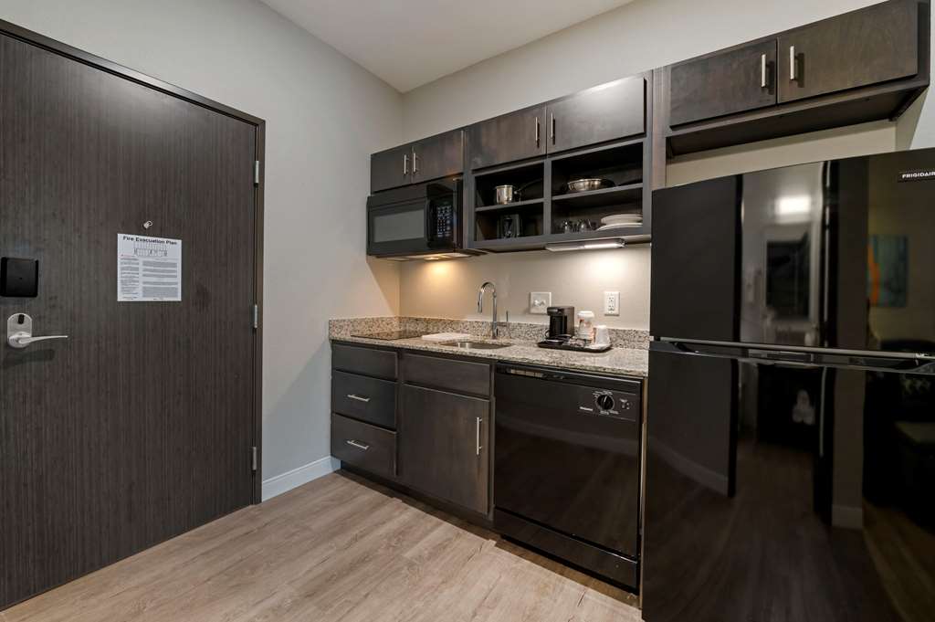 MainStay Suites Cincinnati University Uptown - photo 12