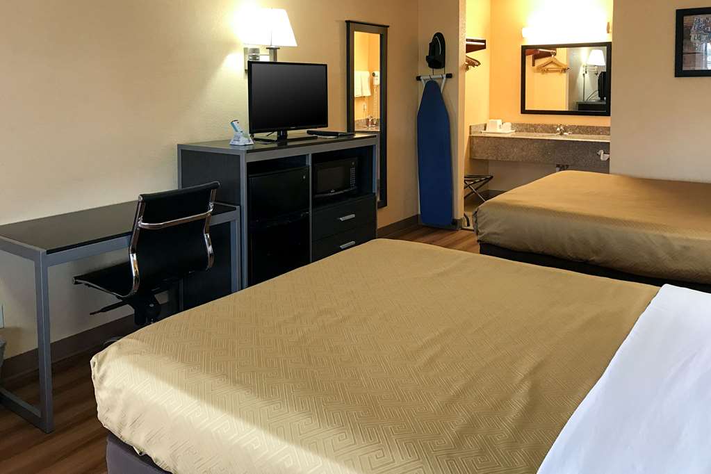 Econo Lodge Purcell - photo 10