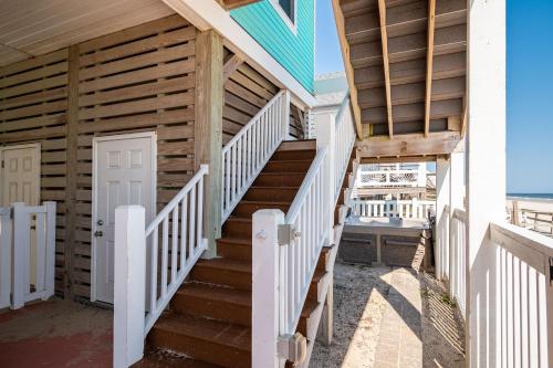 The Salty Dog by Oak Island Accommodations - photo 29