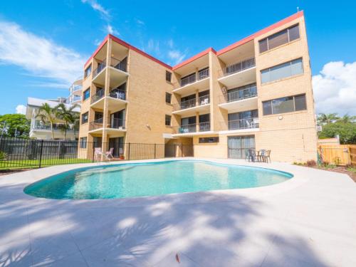 Golden Shores Unit 1 21 Landsborough Parade — 4-Star Luxury Hotel in Caloundra, Australia