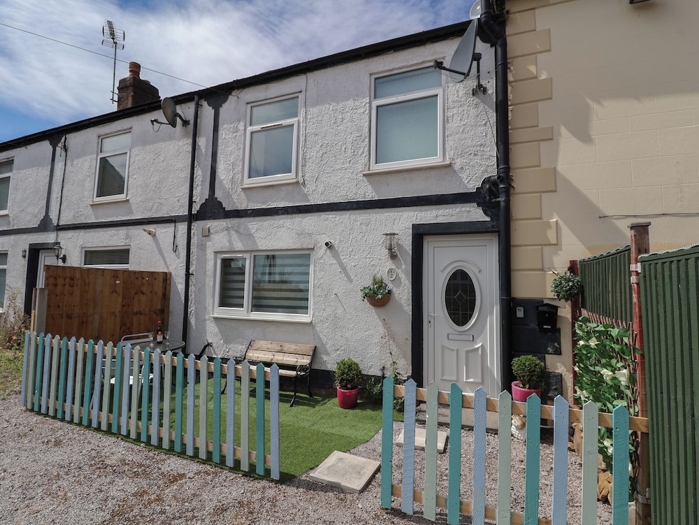 2 Stoneleigh Cottage — 4-Star Luxury Hotel in Wrexham, United Kingdom