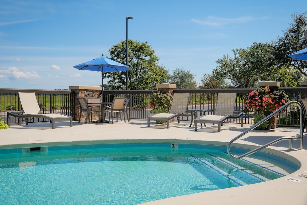 Hampton Inn Edenton - photo 76