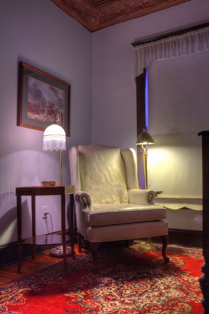 Inn of the Six Toed Cat - photo 42