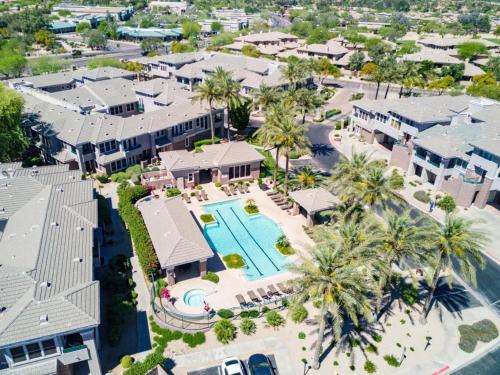 NEW Lux Scottsdale Home with Pool Hot Tub and Gym — 4-Star Luxury Hotel in Scottsdale, United States