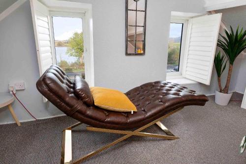 Traditional Cottage with Private Hot Tub in the Heart of Donegal — 4-Star Luxury Hotel in Letterkenny, Republic of Ireland