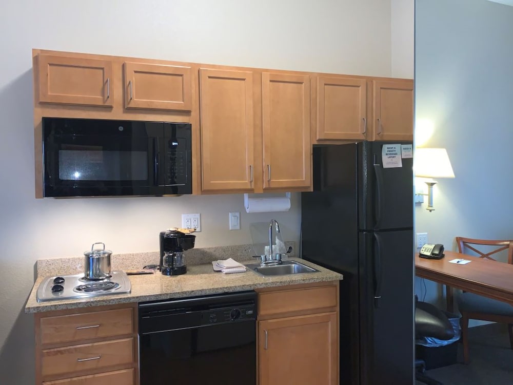 Candlewood Suites Craig Northwest by IHG - photo 10