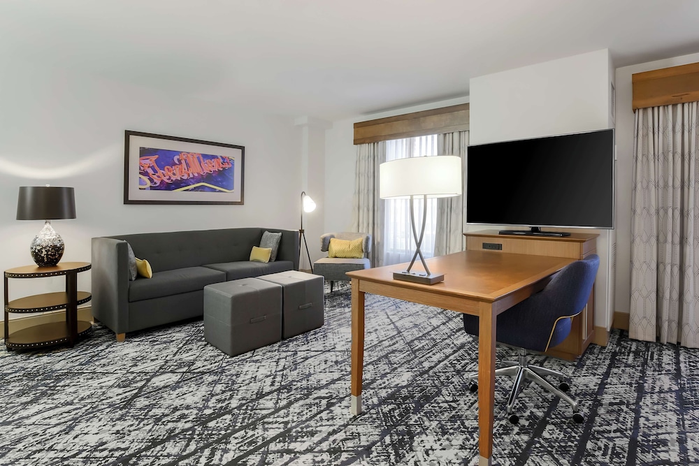 Hampton Inn & Suites Austin Downtown - photo 30