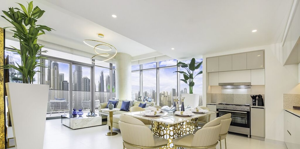 LUX The Marina Vista Beachfront Suite 3 — 5-Star Luxury Hotel in Dubai, United Arab Emirates