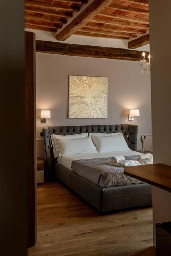 Neoclassico By Tiziana Monaldi — Pitigliano