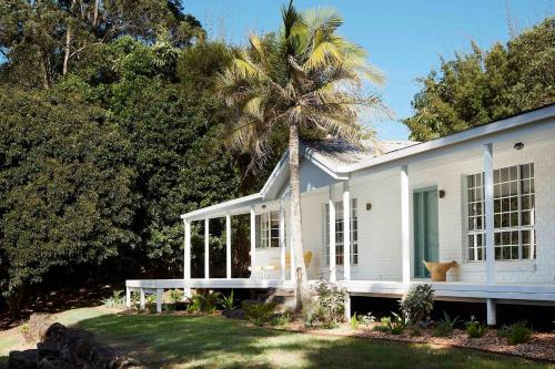Hidden Byron designer hinterland oasis with pool fireplace and firepit — Brunswick Heads — photo 5