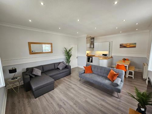 Lakeview Apartment central location Sea and Lake view free parking & WiFi — 4-Star Luxury Hotel in Southport, United Kingdom