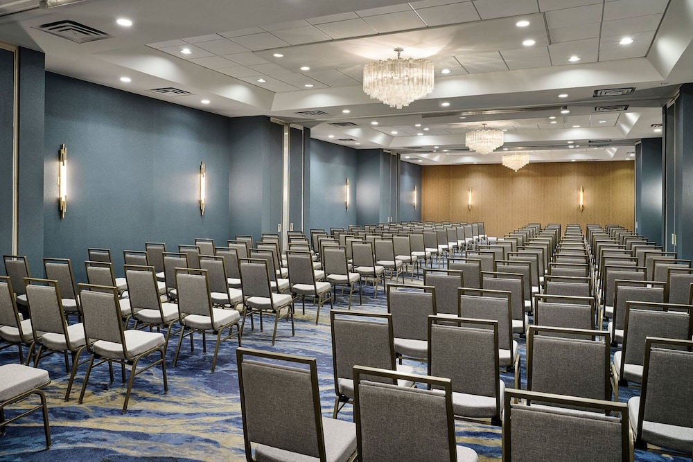 Sheraton Grand Rapids Airport Hotel - photo 36